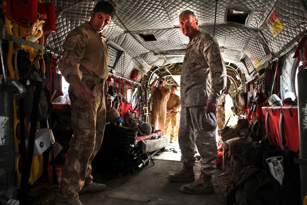 Maj. Gen. Mills Tours U.K. Flight Line
