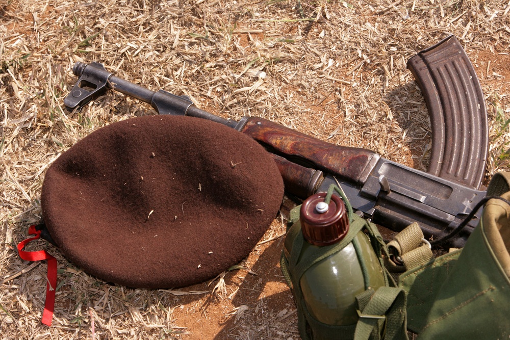 Mozambicans, Marines enjoy combat fitness test together