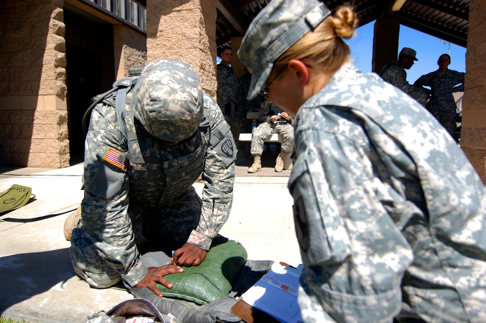 Blackhorse Medics Provide Live-saving Training