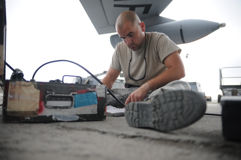 Maintainers help provide 30 percent of all Operation Enduring Freedom refueling missions