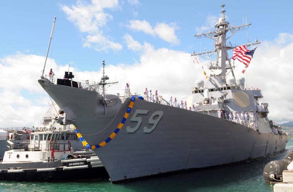 USS Russell in Hawaii