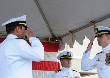 Tyer Takes Command of NSWU 1
