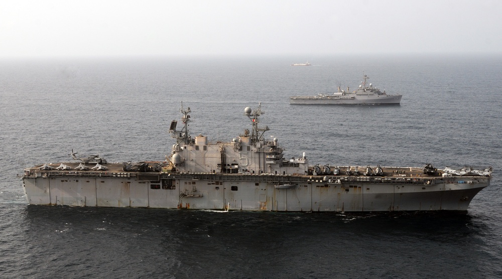 USS Peleliu provides aid to Pakistan