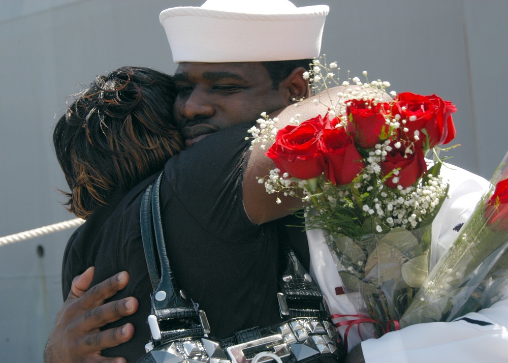 USS Nassau comes home