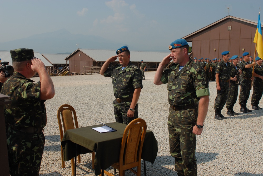 Ukraine Contingent holds Transfer of Authority