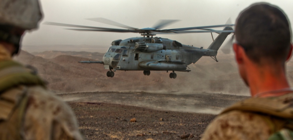 3rd MAW (Fwd) helps geologists digging up opportunity for Afghanistan