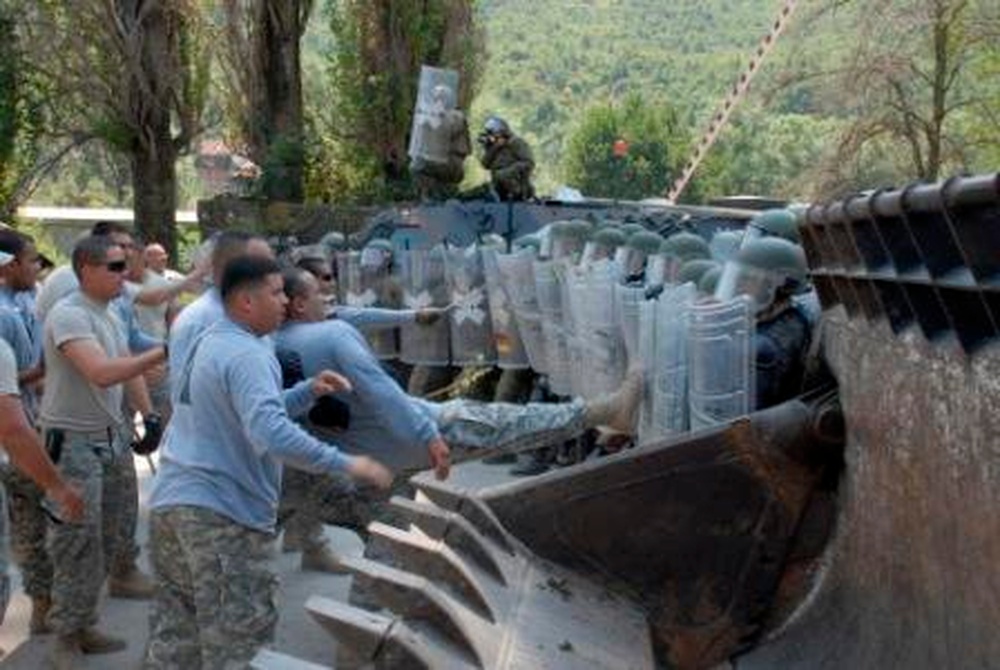 DVIDS - News - Multinational riot control training, U.S. Soldiers play ...