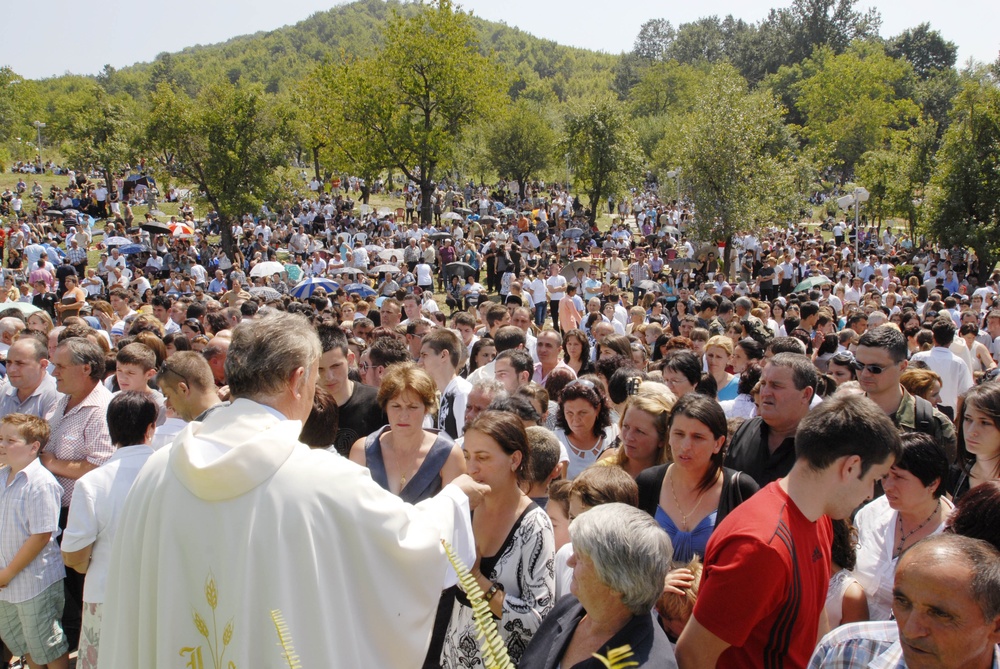 U.S. soldiers join pilgrimage to Church of the Black Madonna