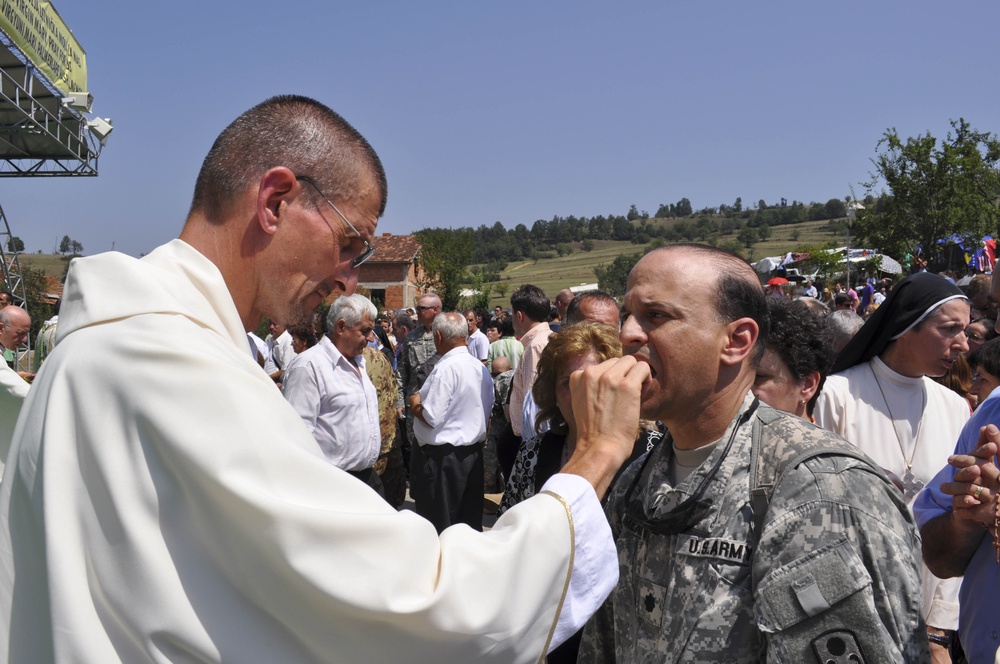 U.S. soldiers join pilgrimage to Church of the Black Madonna