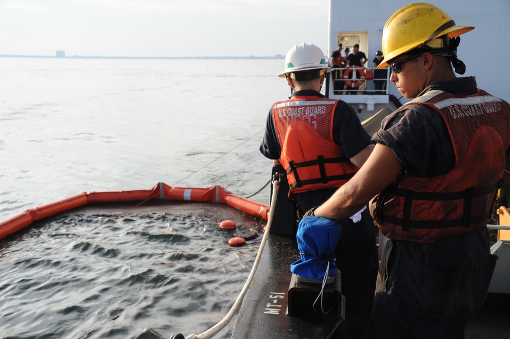 Cutter Juniper Deploys Spilled-Oil Recovery System