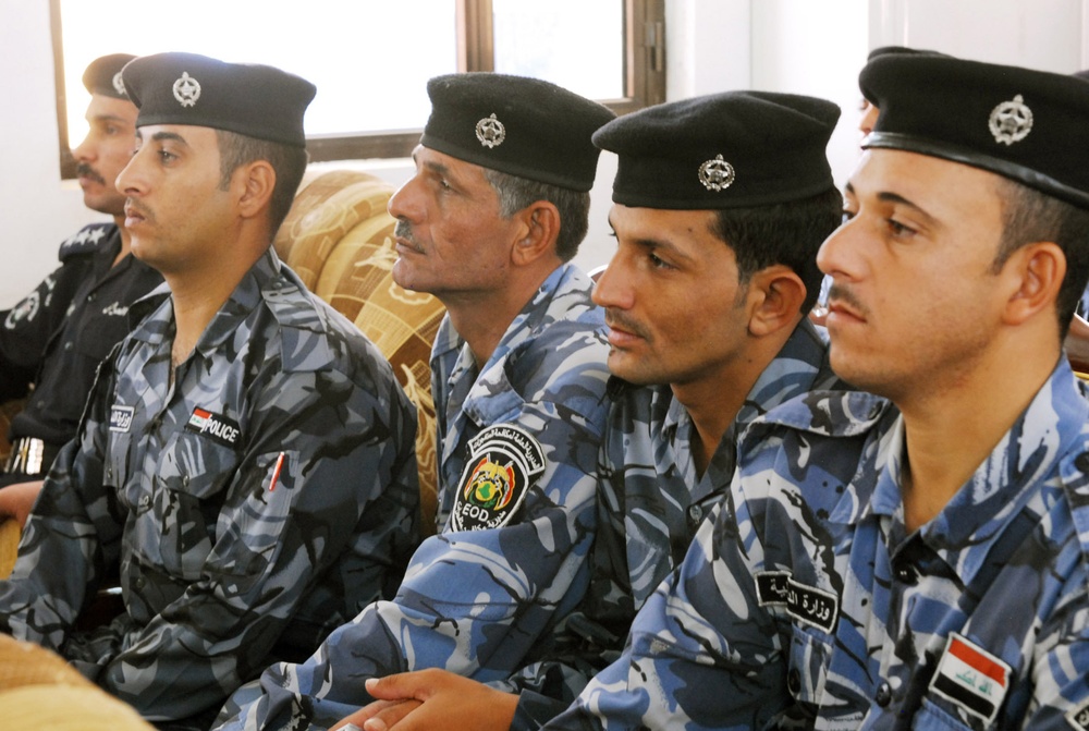 Iraqi Police graduate first Counter Explosive Team Course in Anbar