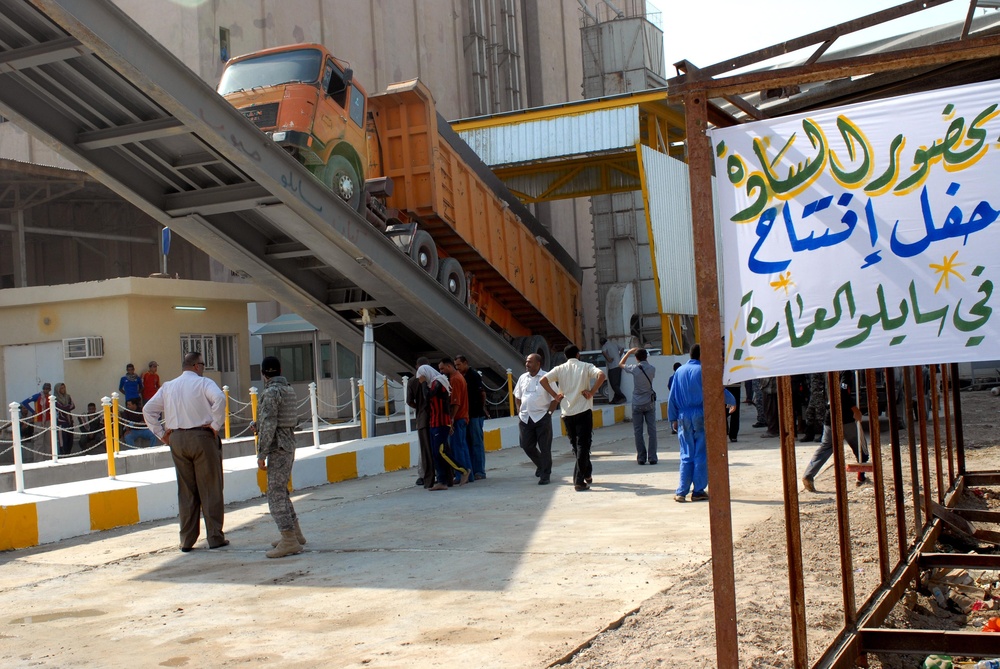Maysan truck lift hastens distribution of grain