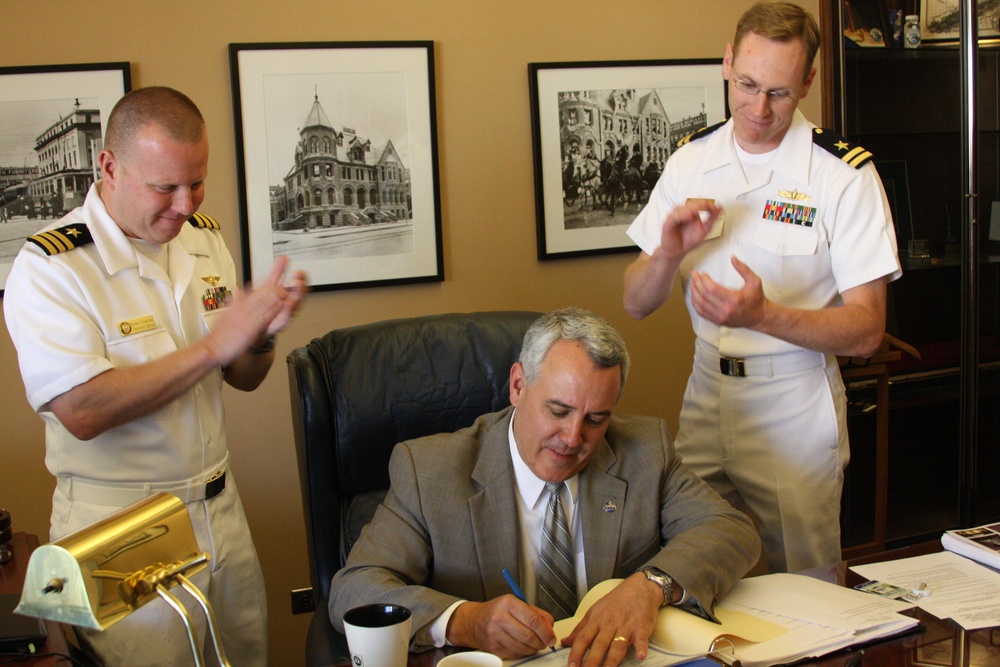 Sailors visit veteran's home