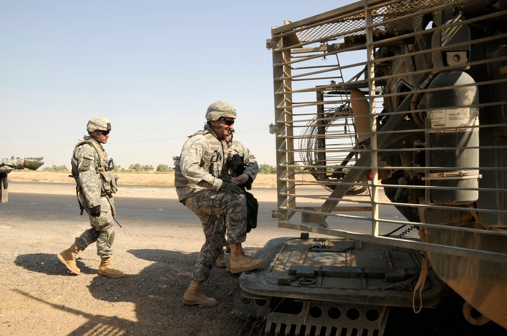 Air Force general visits Iraqi troops