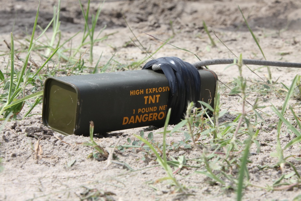 Tools of the Trade:  Motor Transport Marines Learn Explosive Ordnance Fundamentals