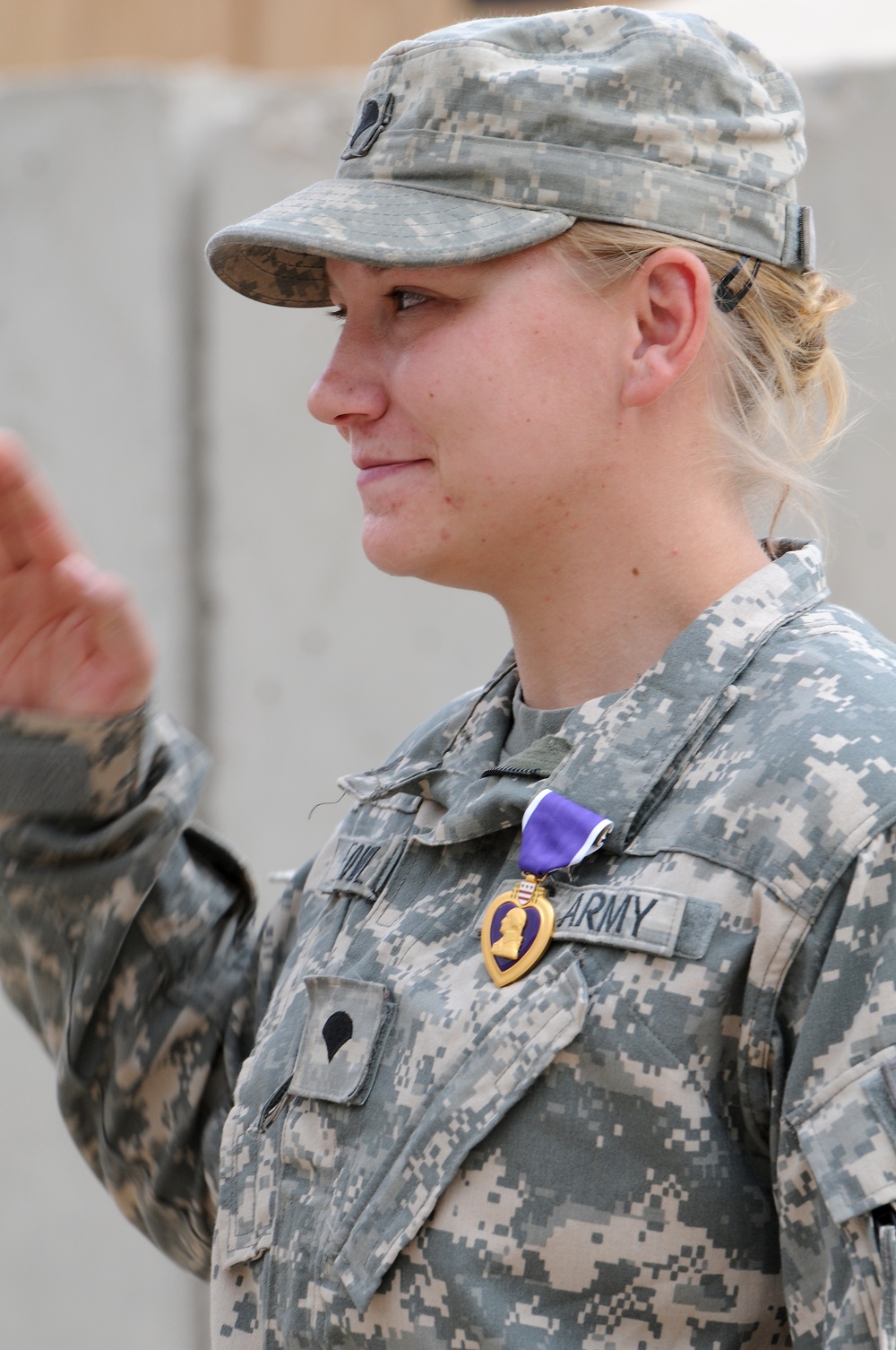 Spc. Patricia Fowler, 101st CAB, Receives the Purple Heart