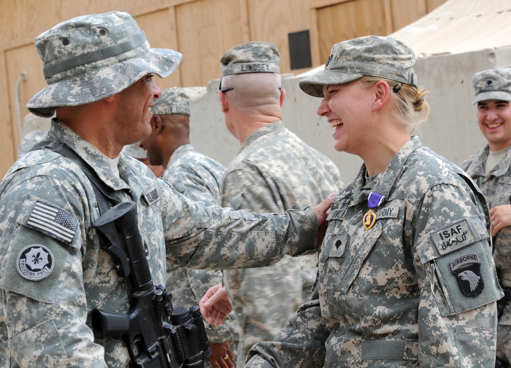 Spc. Patricia Fowler, 101st CAB, Receives the Purple Heart