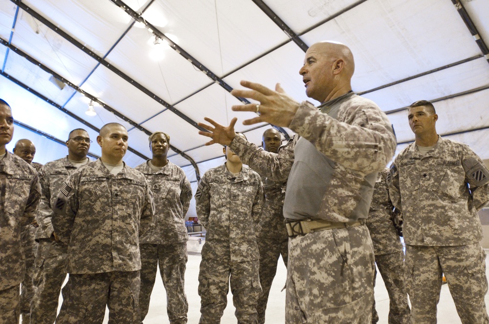 USF-I Command Sgt. Maj. pays final visit to troops