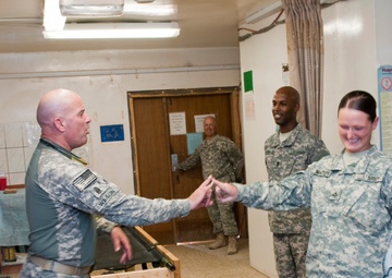 USF-I Command Sgt. Maj. pays final visit to troops