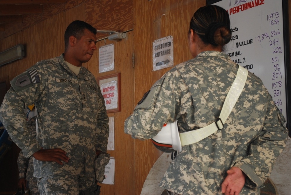 Senior Army leader inspires soldier's during visit