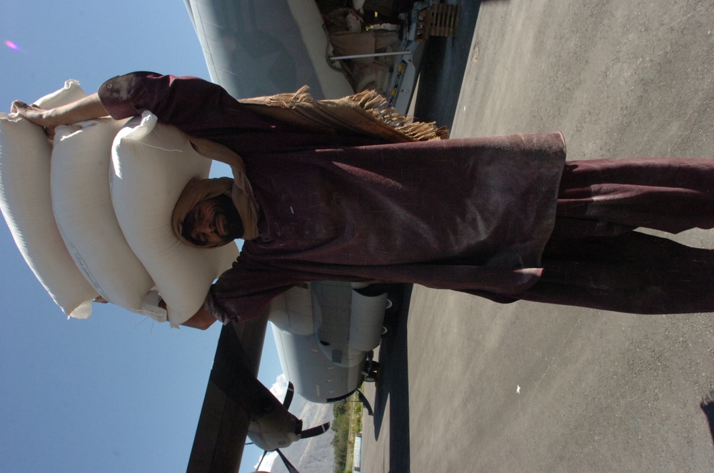 Marines Move Supplies to Gilgit, Pakistan