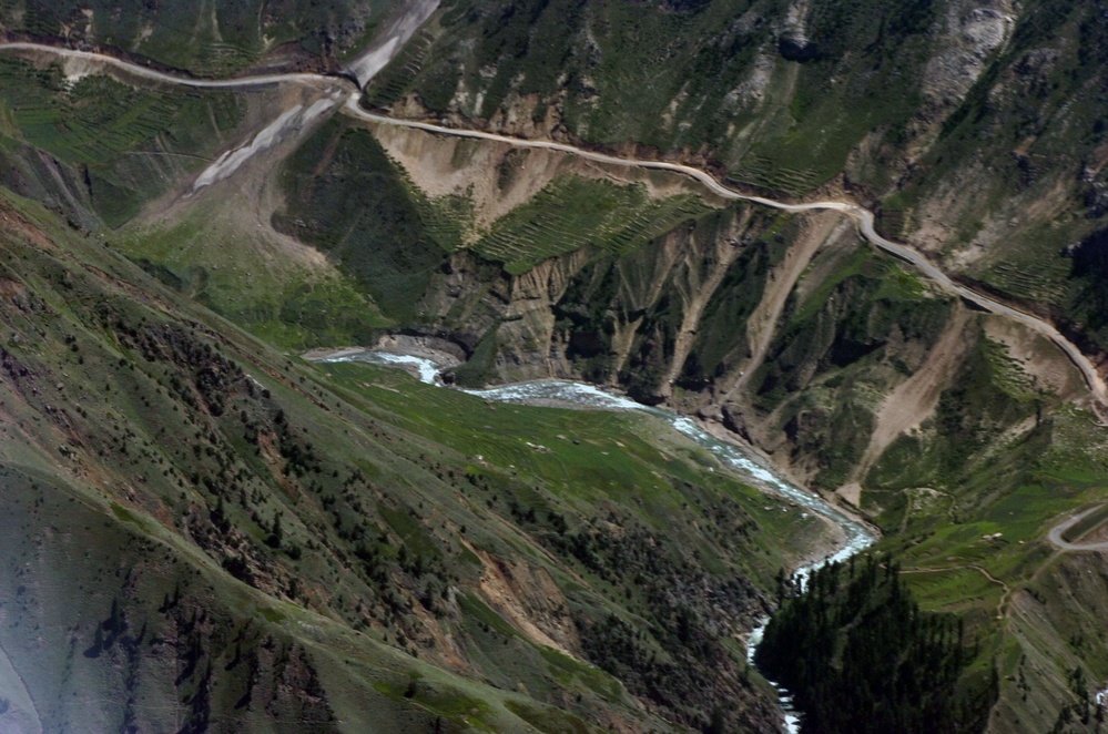 Marines Move Supplies to Gilgit, Pakistan
