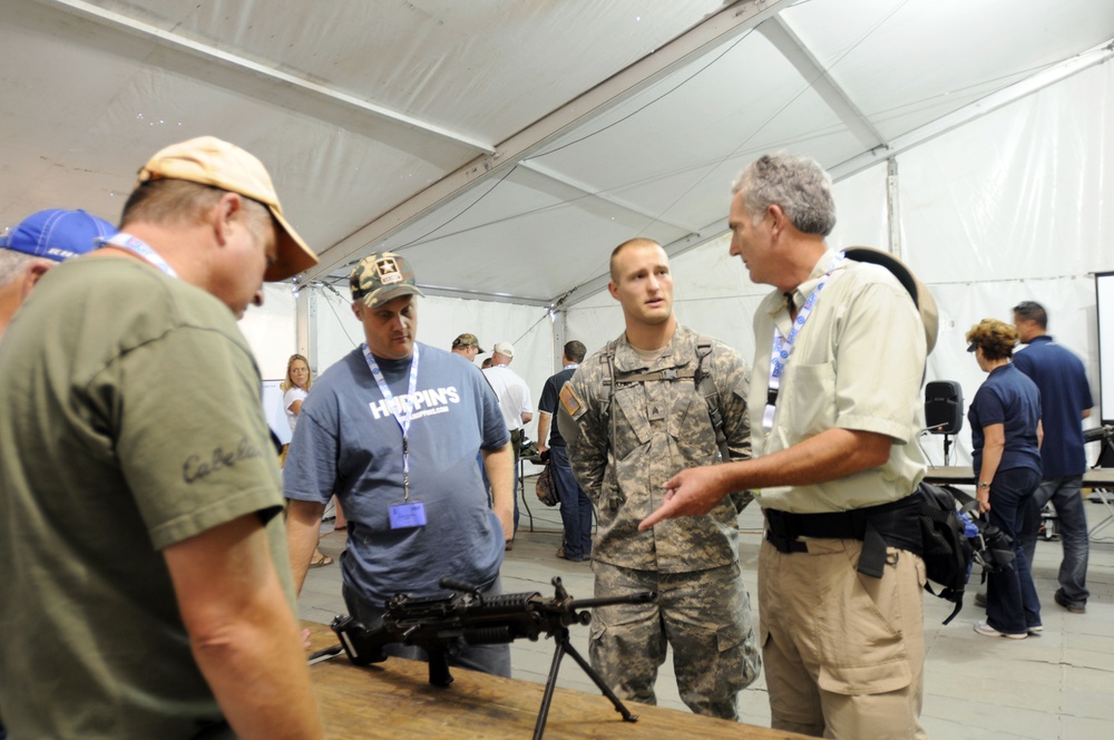 Civilian employers visit citizen-soldiers training for deployment