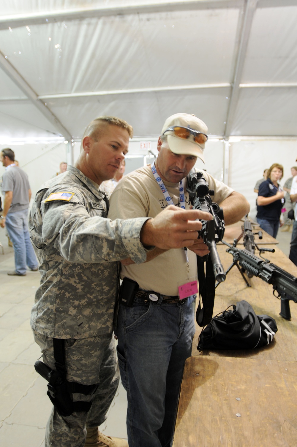 Civilian employers visit citizen-soldiers training for deployment