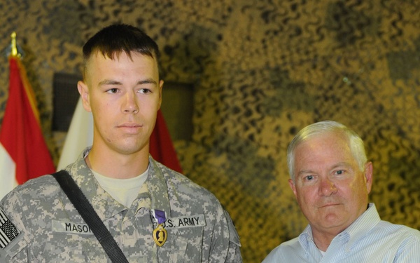 USD-C Soldier receives Purple Heart from US defense secretary