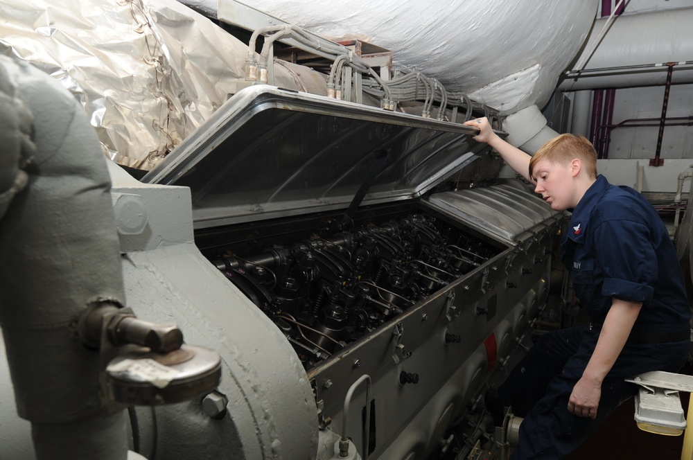 DVIDS - Images - Sailor maintains USS George Washington [Image 1 of 2]