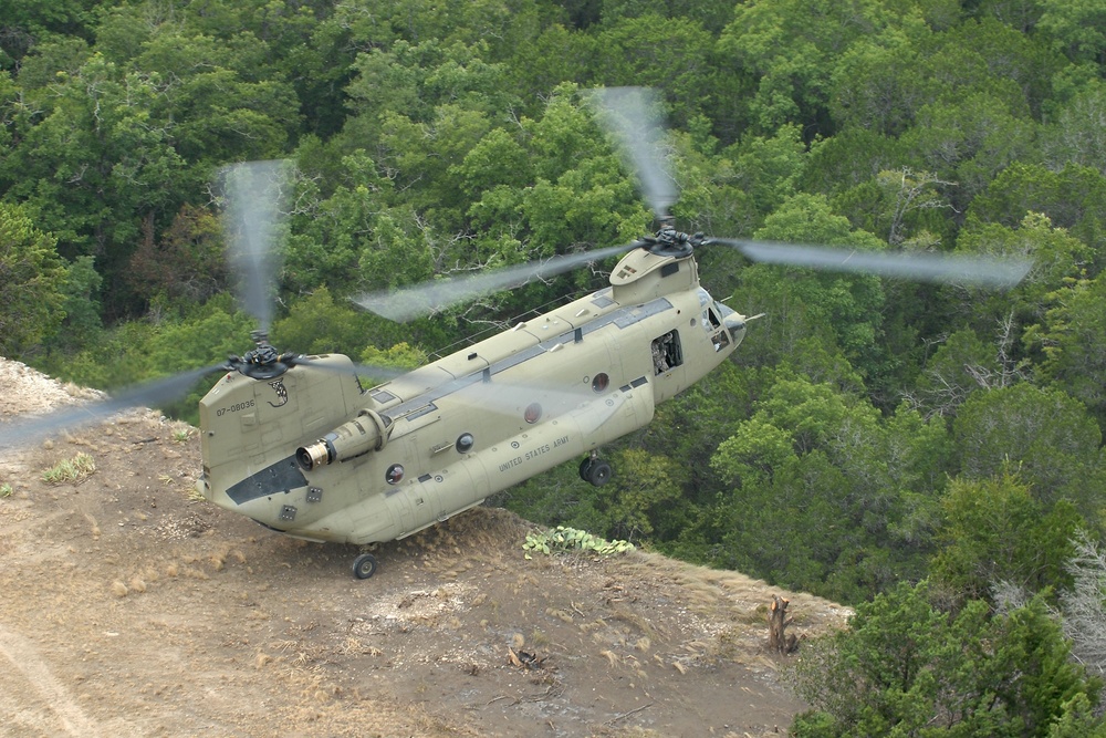 Air Cav Reaches Pinnacle During Flight Training Exercise