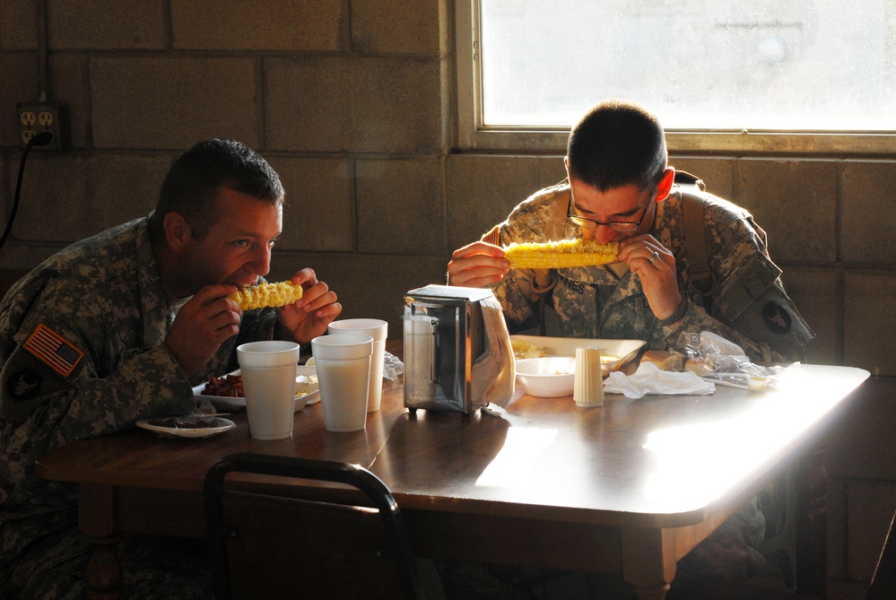 Soldiers Enjoy Sweet Corn Donated by Iowa Farmers