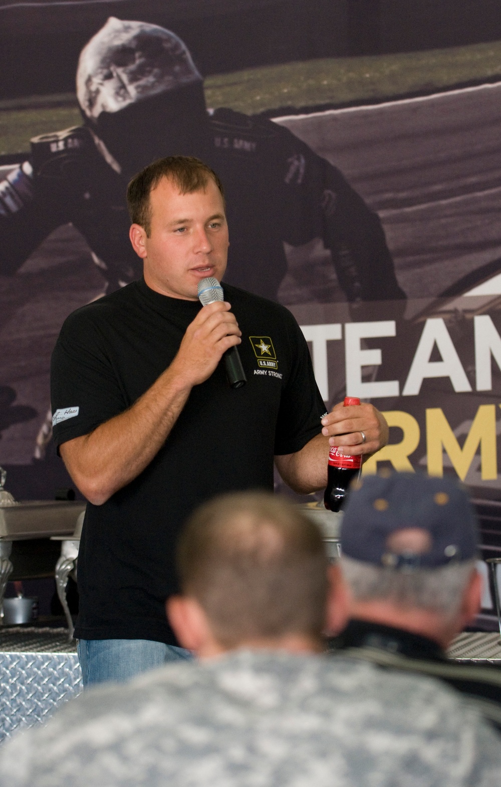 Army Reserve Races in the NASCAR Sprint Cup Series Emory Healthcare 500-First 100 Laps