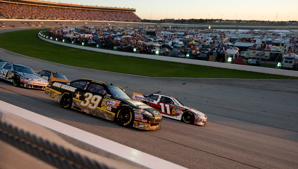Army Reserve races in the NASCAR Sprint Cup Series Emory Healthcare 500-First 100 laps