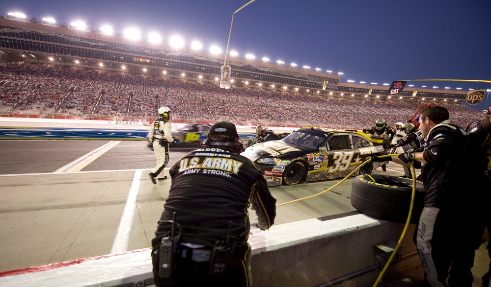 Army Reserve races in the NASCAR Sprint Cup Series Emory Healthcare 500-First 100 laps