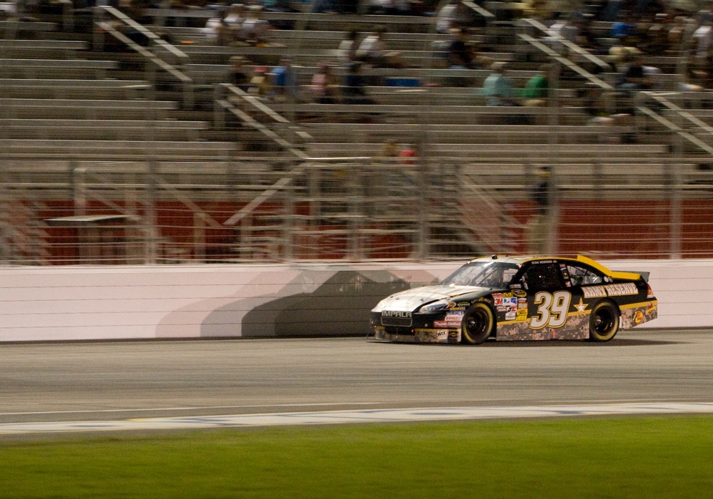 Army Reserve races in the NASCAR Sprint Cup Series Emory Healthcare 500-First 100 laps