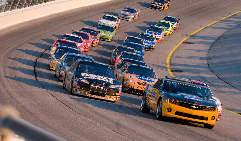 Army Reserve races in the NASCAR Sprint Cup Series Emory Healthcare 500-First 100 laps