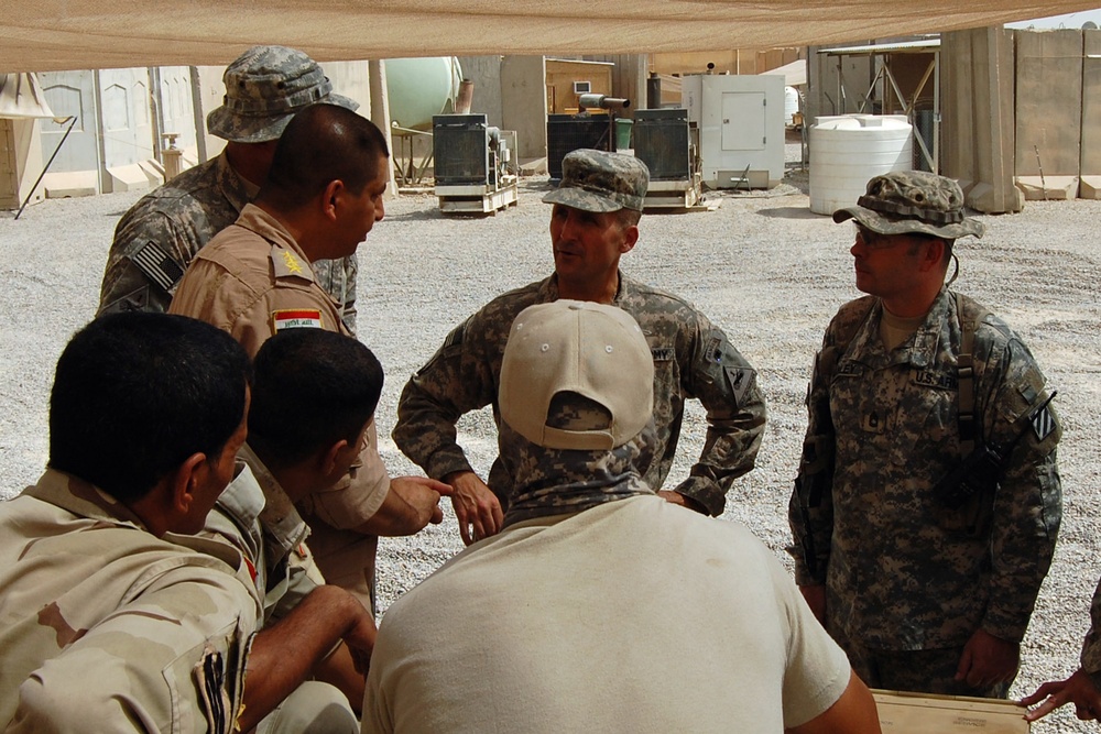 USD-C Soldiers work with 3rd Platoon IA Soldiers