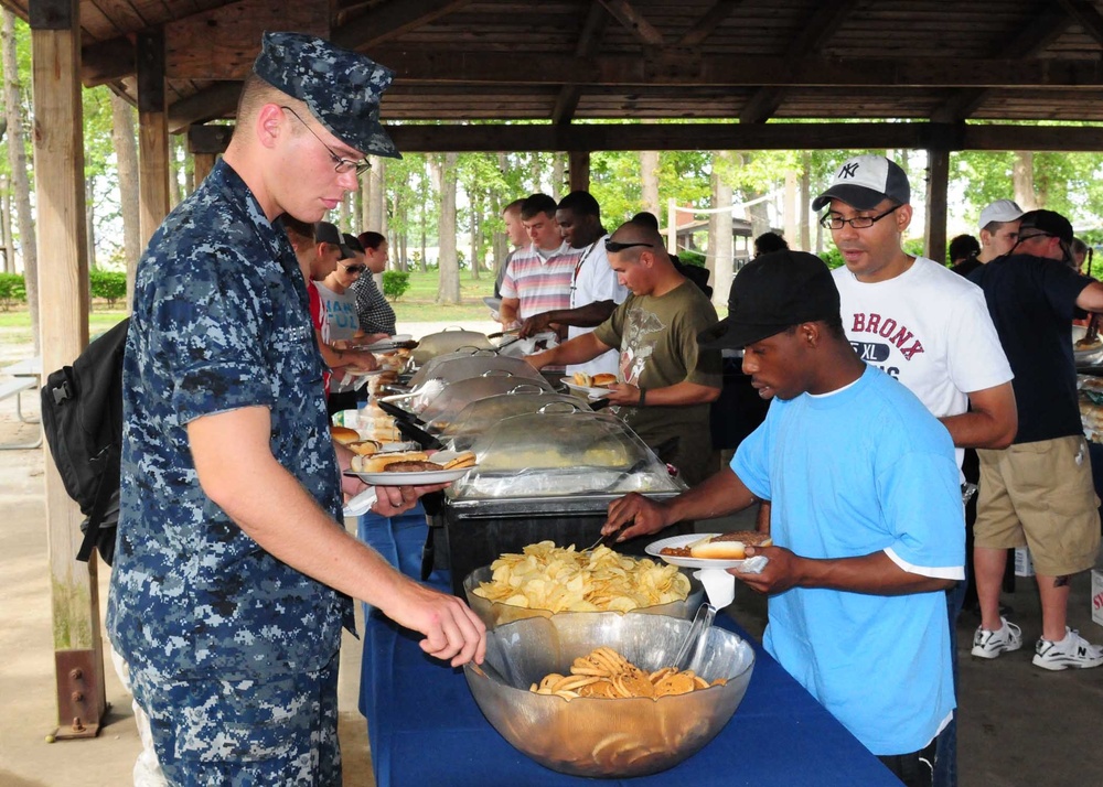 Wasp Sailors Revel in Command Picnic Fun