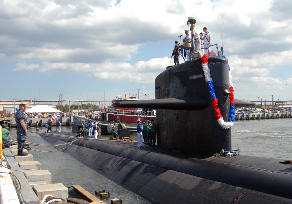 USS Norfolk returns home