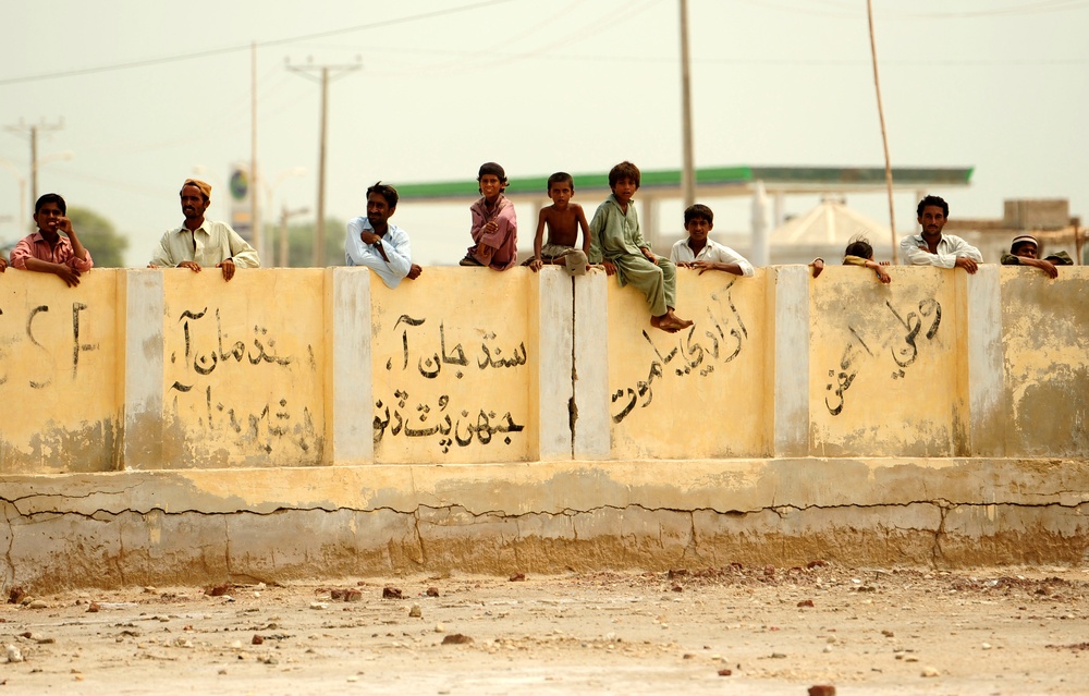 15th MEU Supports Flood Relief