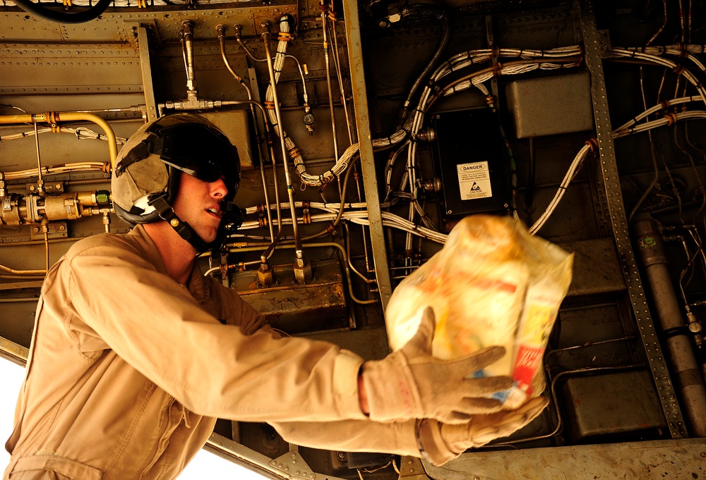 15th MEU Supports Flood Relief