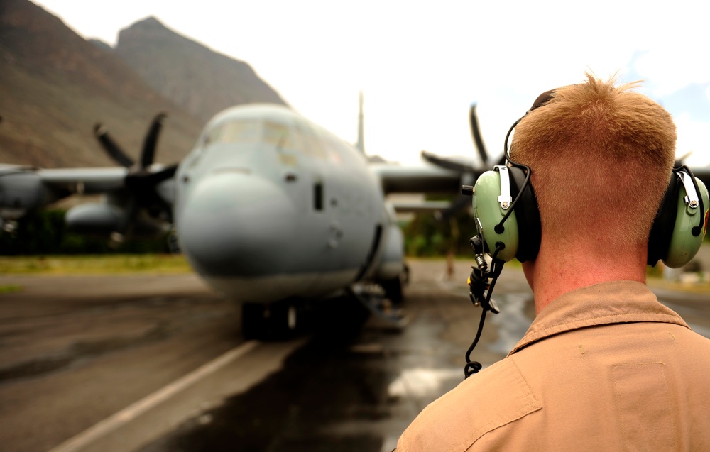 Marines Bring Humanitarian Aid