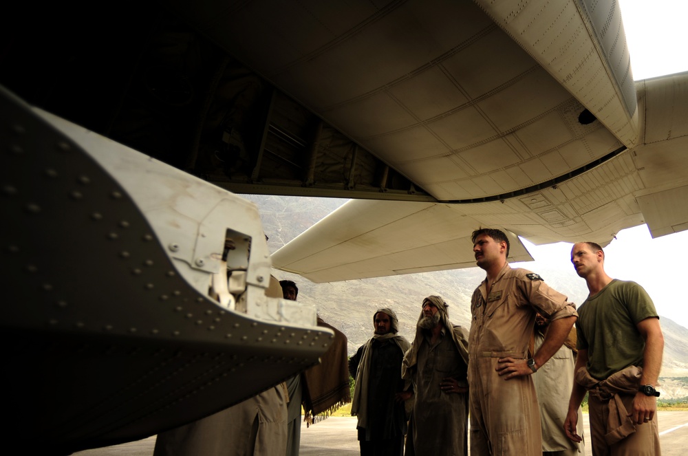 Marines Bring Humanitarian Aid