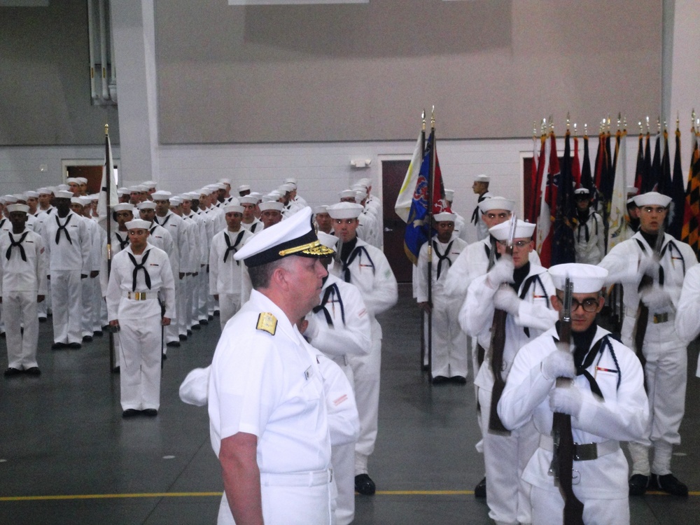 SPAWAR Sponsors Recruits, Celebrates with New Sailors