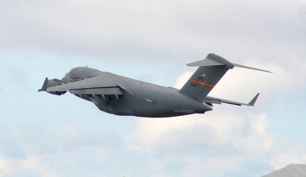 Altus C-17 Crew Holds Air Demonstration As Part of Scott AFB Airshow