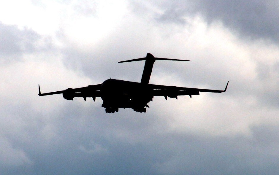 Altus C-17 Crew Holds Air Demonstration As Part of Scott AFB Airshow