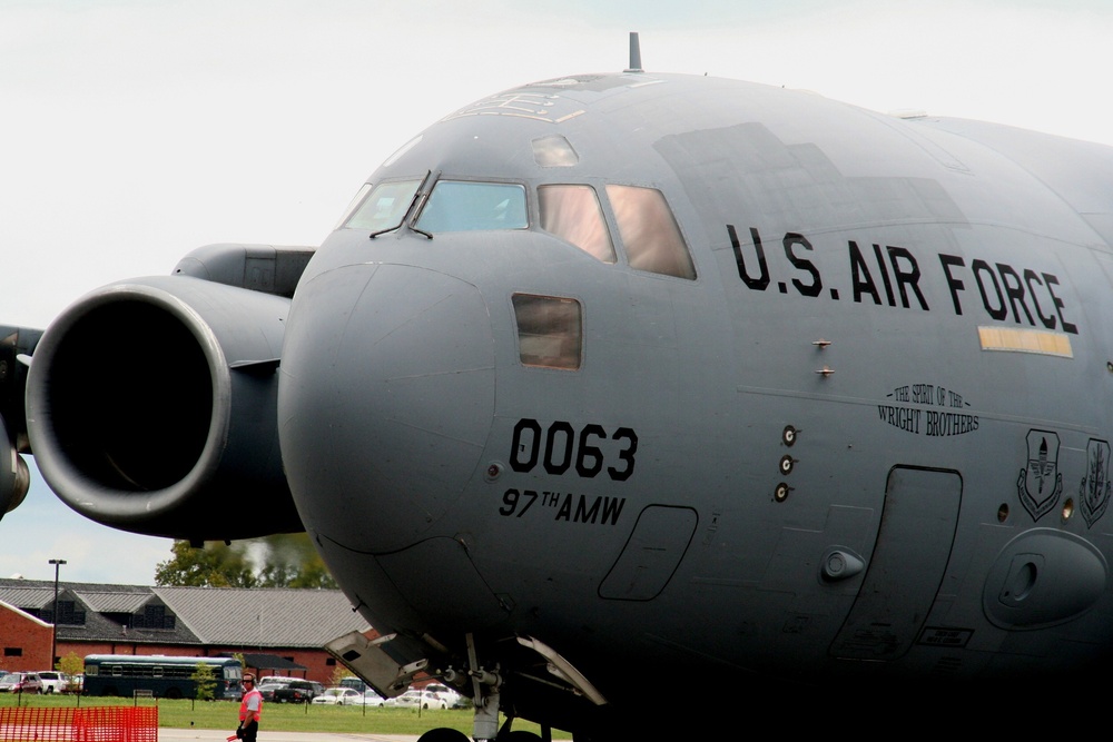 Altus C-17 Crew Holds Air Demonstration As Part of Scott AFB Airshow