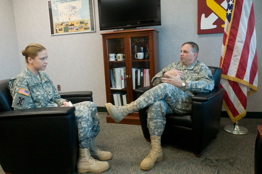 Army Reserve Chief Answers Questions, Addresses Enlisted Troops' Concerns