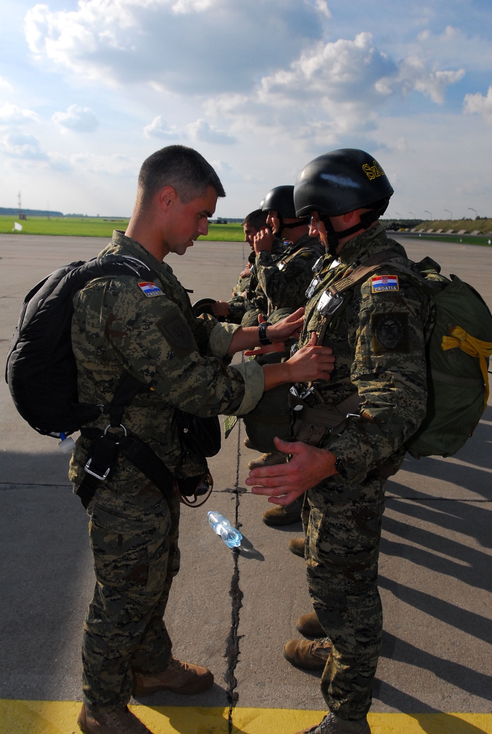 Croatian special forces jump into Jackal Stone 10 Exercise